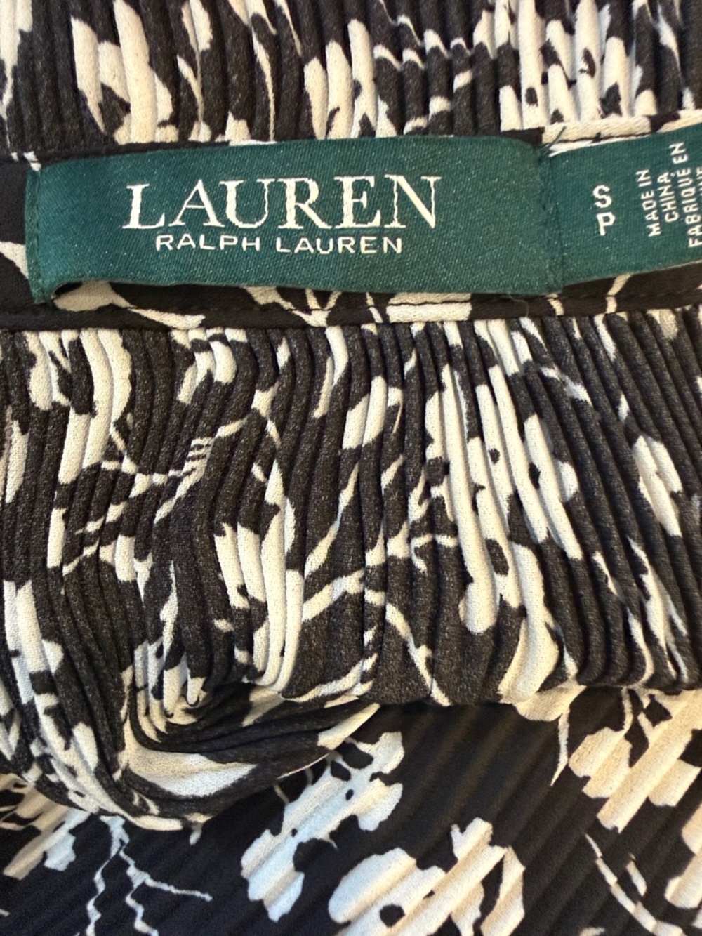 Lauren Ralph Lauren Black and White Floral Tie-Neck Blouse - Picture 6 of 8